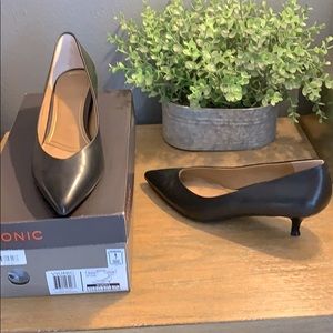 COPY - Vionic Josie kitten heel